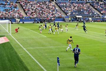读秒绝杀！程晟涵头球补射攻破枪手大门，U17国足3-2阿森纳U17！（配图示意）